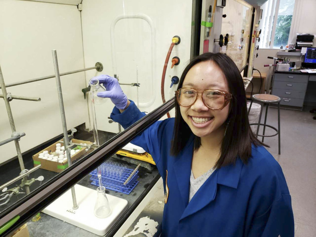 Shaina Nguyen working in lab