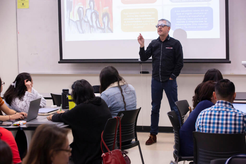 Fernando Rodriguez Valles teaching