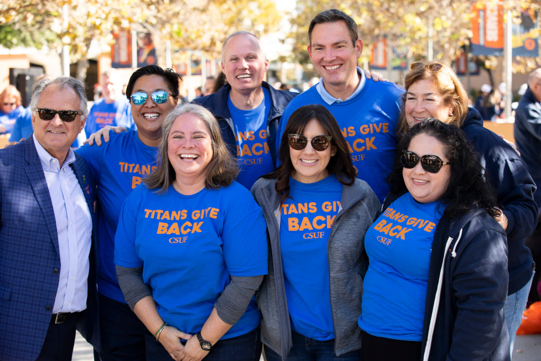 More Than 500 Titans Volunteer for Fall Day of Service CSUF News