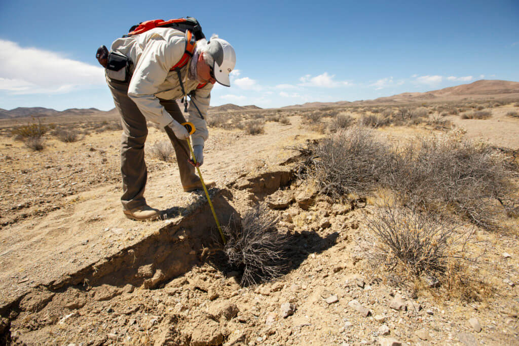 Sinan Ackiz measures surface rupture from Ridgecrest earthquake