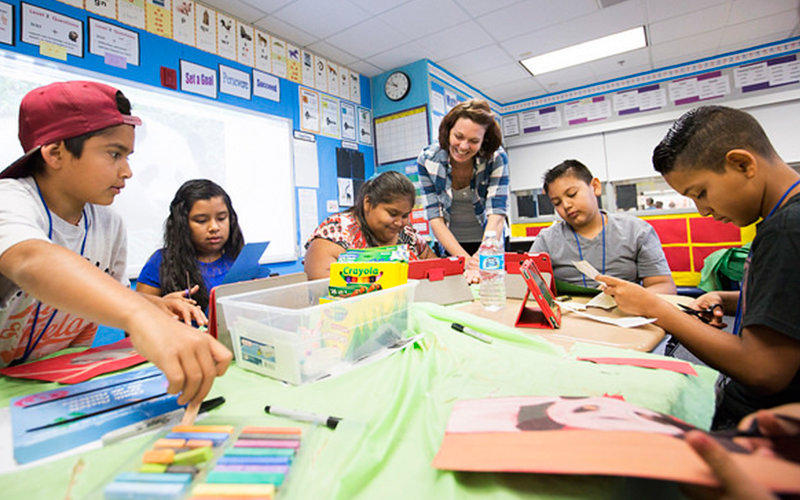 College, Elementary Students Learn From Each Other in After-School Program  | CSUF News