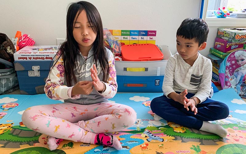 Children being mindful working.