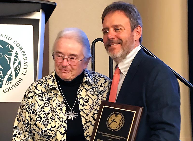 Bill Hoese receiving award.
