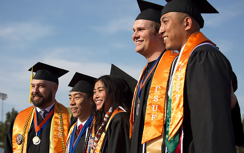 CSUF graduating students