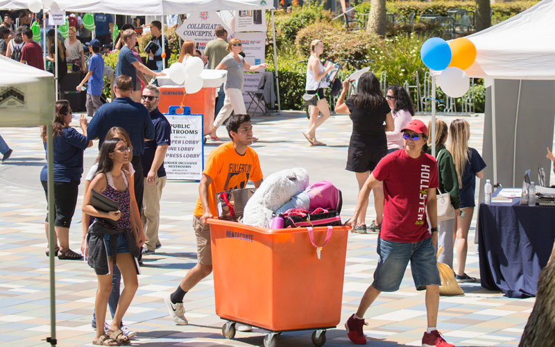 MoveIn Day for 2,000 Titans CSUF News