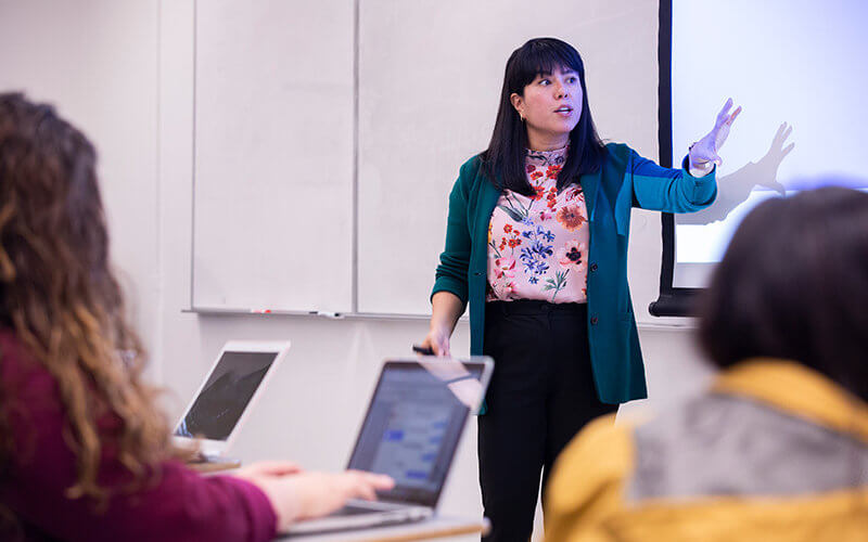 CSUF Professor Erica Lizano teaching