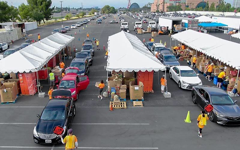 Food Bank Cars recieving food