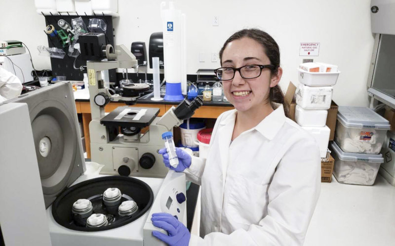 Kelly Henning working in laboratory