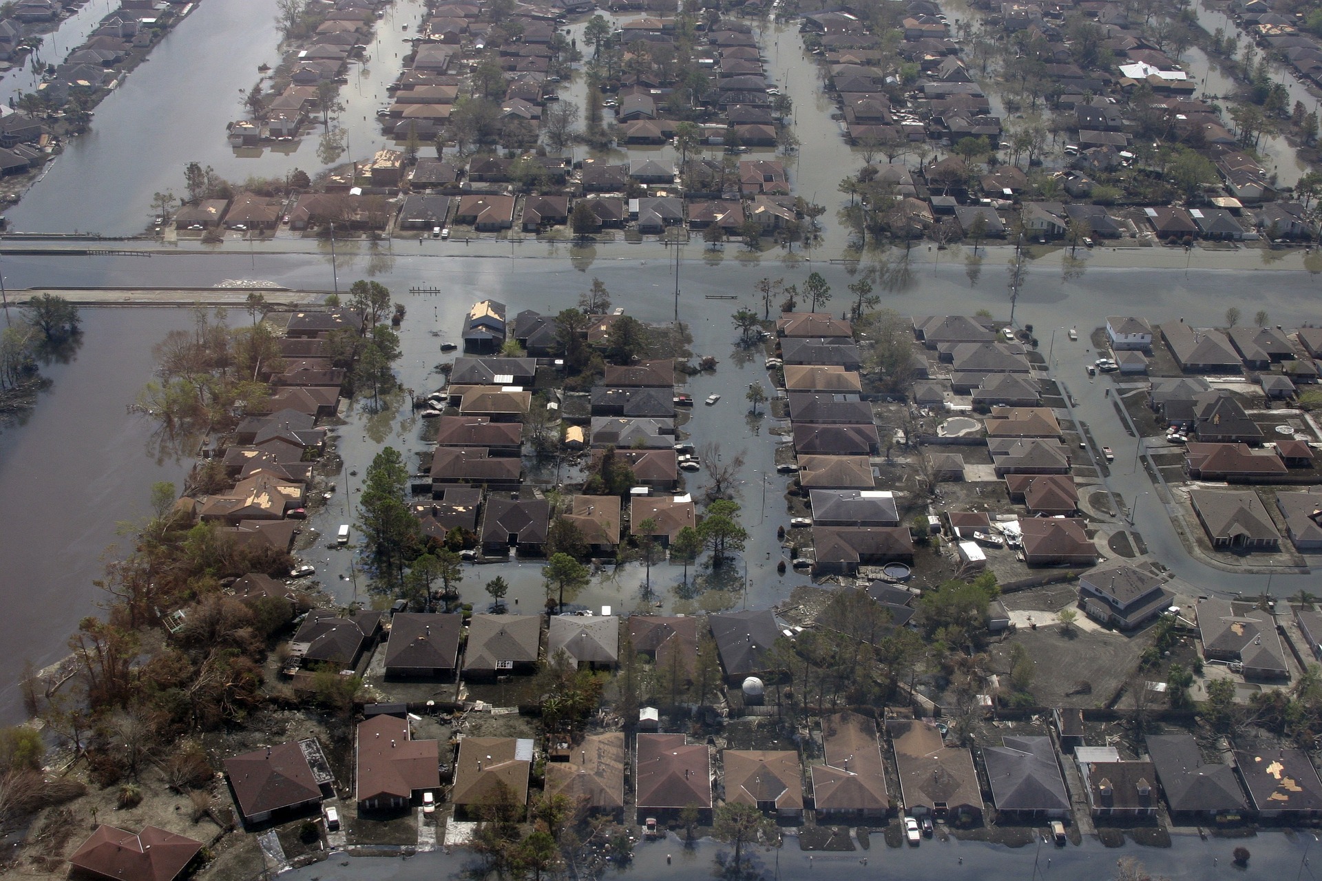 CSUF Finance Professor Assesses the Impact of Hurricanes on Housing Markets