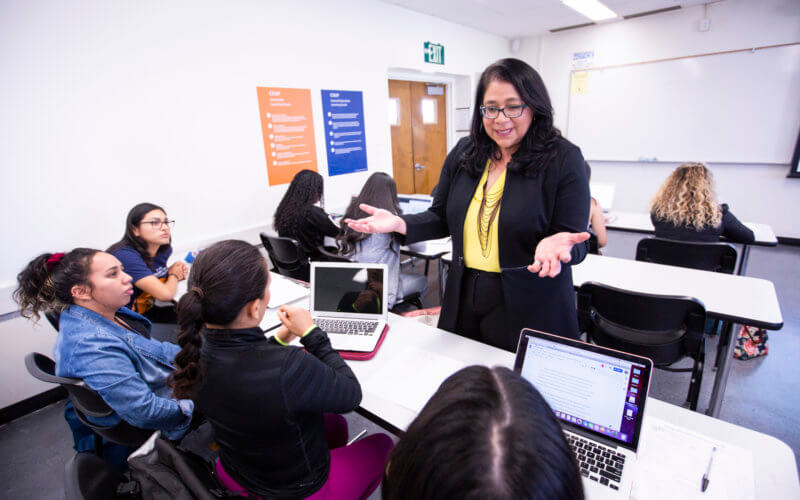 Mojgan Sami speaks to Public Health class