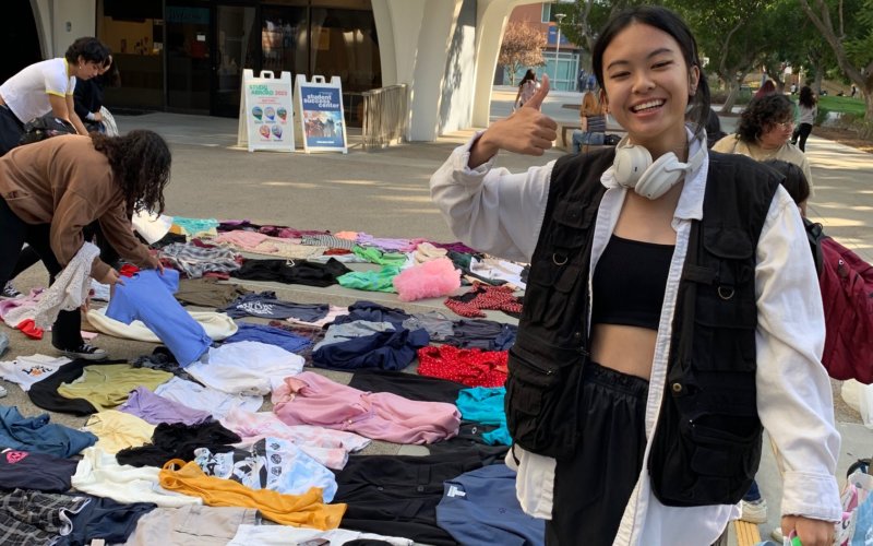 CSUF students enjoy last year's clothing swap