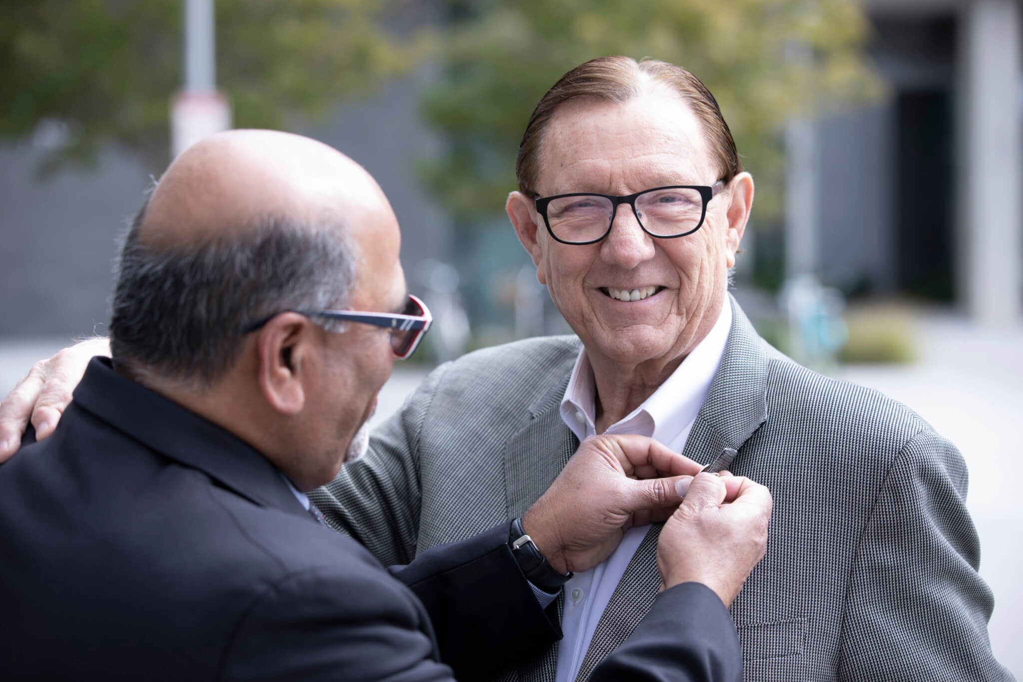 CBE Dean Sundaram places a pin on Paul Folino.