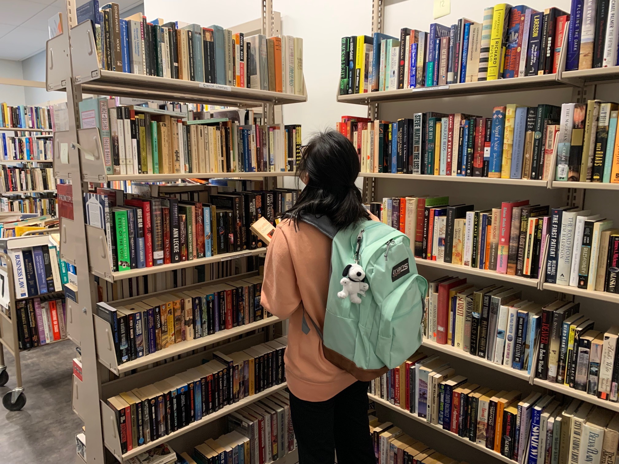 Book Sale Center's End-of-Semester Sale | CSUF News