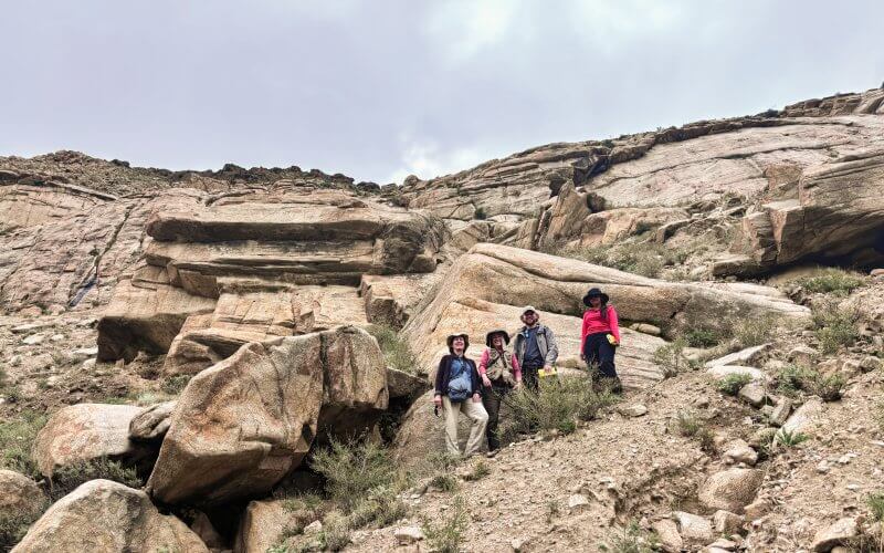 geologist kate metcalf team in Tibet