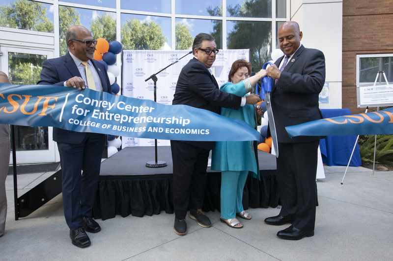 Business Titans Celebrate Naming of Conrey Center for Entrepreneurship