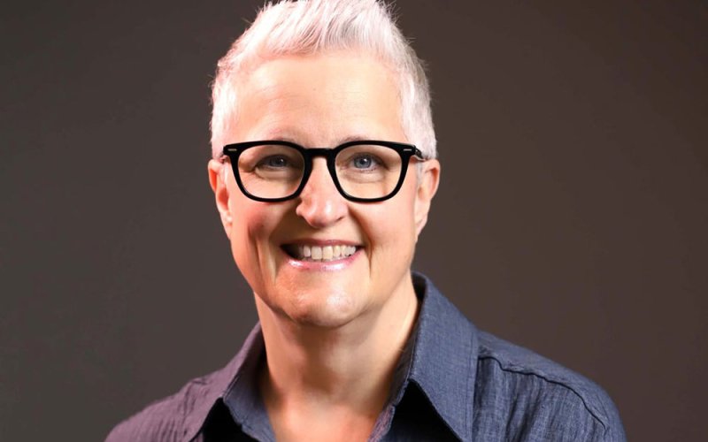 Heather Chakiris, assistant director of the Online B.A. in Business Administration degree-completion program