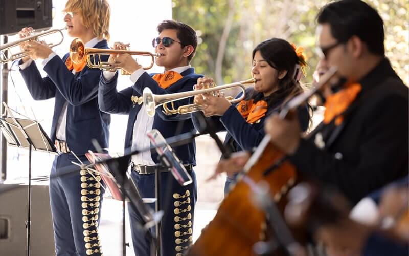 Mariachi Titans perform at Celebración de CSUF: ¡Somos Titans!